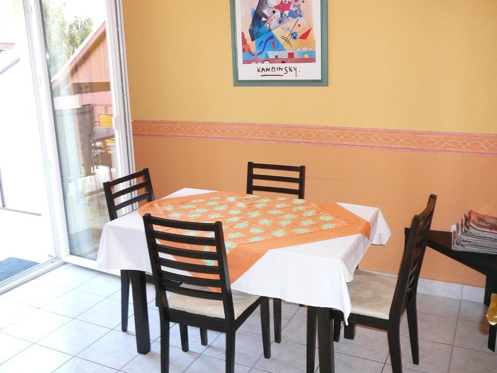 Heviz Erika Apartman Pokoj fotografie